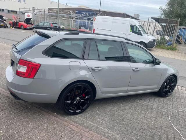 Skoda OCTAVIA 2.0 TSI RS 230