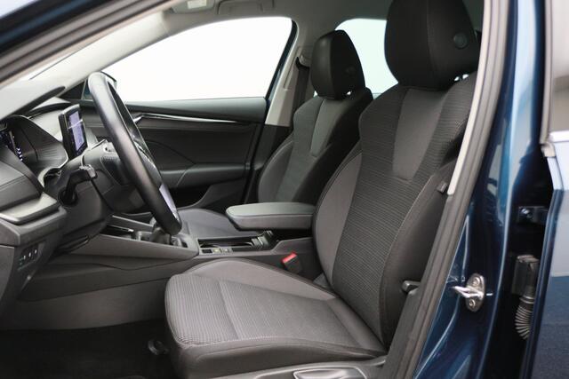 Skoda OCTAVIA Combi 1.0 TSI Business Edition Climate, Verwarmd Stuurwiel, Apple Carplay, Cruise, LED, PDC, DAB, 17''