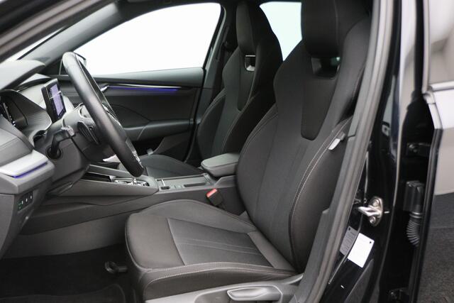 Skoda OCTAVIA Combi 1.0 e-TSI DSG Sport Business Virtual Cockpit, Climate, Cruise, Apple Carplay, LED, DAB, Afn. Trekhaak, 18''