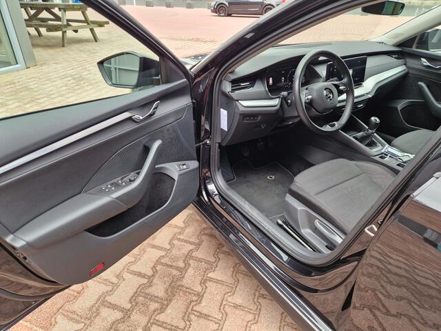 Skoda OCTAVIA Combi 1.0 TSI Business Edition ECC | PDC | NAVI | ANDROID AUTO/APPLE CARPLAY | ELEK. ACHTERKLEP