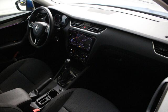 Skoda OCTAVIA Combi 1.0 TSI Greentech Style Business Navigatie | 18" Velgen Pictoris | Led verlichting | Parkeersensoren