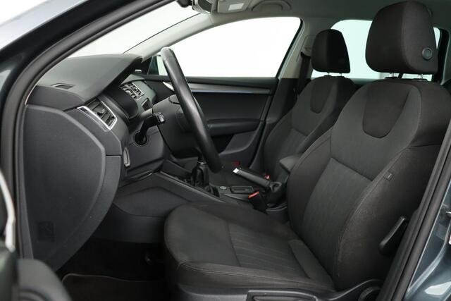 Skoda OCTAVIA 1.0 TSI Style | Trekhaak | Stoelverwarming | Carplay | Full LED | Canton Sound | Navigatie | Park Assist | Keyless | Cruise control