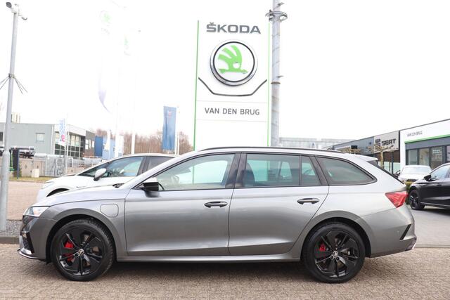 Skoda OCTAVIA Combi 1.4 TSI RS iV PHEV 245pk | Trekhaak | Adaptieve cruise control | Stoelverwarming voor & achter | Elektr. achterklep |