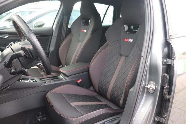 Skoda OCTAVIA Combi 1.4 TSI RS iV PHEV 245pk | Trekhaak | Adaptieve cruise control | Stoelverwarming voor & achter | Elektr. achterklep |