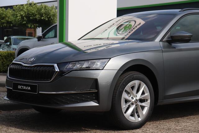 Skoda OCTAVIA Combi 1.5 TSI MHEV DSG 115pk First Edition | Navigatie | Trekhaak wegklapbaar | Travel Assist pakket | Winter pakket | 17" velgen |