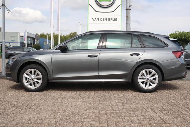 Skoda OCTAVIA Combi 1.5 TSI MHEV DSG 115pk First Edition | Navigatie | Trekhaak wegklapbaar | Travel Assist pakket | Winter pakket | 17" velgen |