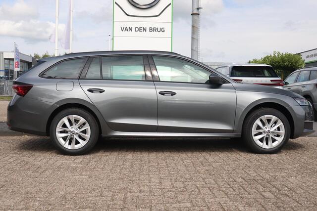 Skoda OCTAVIA Combi 1.5 TSI MHEV DSG 115pk First Edition | Navigatie | Trekhaak wegklapbaar | Travel Assist pakket | Winter pakket | 17" velgen |