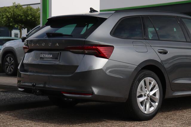 Skoda OCTAVIA Combi 1.5 TSI MHEV DSG 115pk First Edition | Navigatie | Trekhaak wegklapbaar | Travel Assist pakket | Winter pakket | 17" velgen |