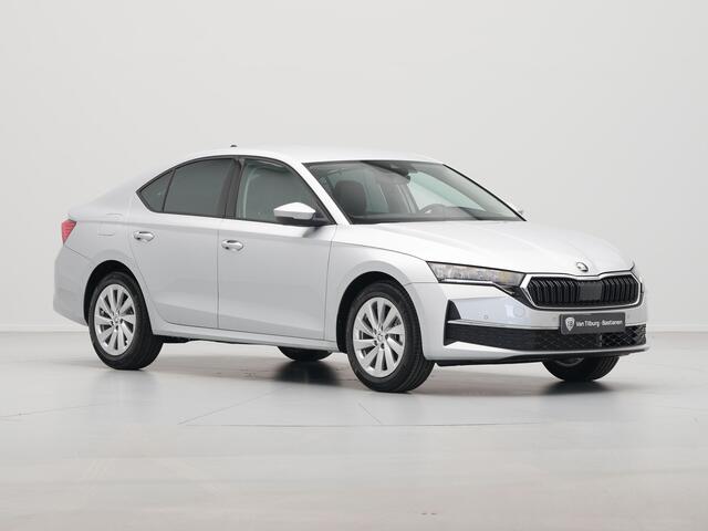 Skoda OCTAVIA Hatchback Octavia 1.5 TSI e-TEC MHEV 115 DSG-7 First Edition | Achteruitrijcamera | Chromen grille | Climatronic, elektronische airconditioning met twee zones