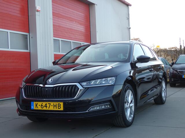 Skoda OCTAVIA Combi 1.0 TSI Business Edition/ lage km/ zeer mooi!