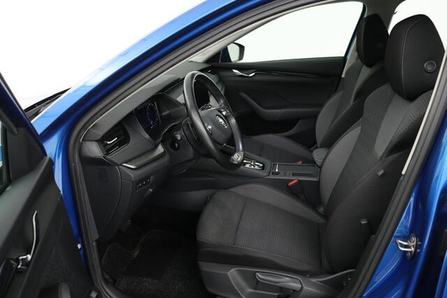 Skoda OCTAVIA 1.4 TSI iV Business Edition | Trekhaak | Stoelverwarming | Carplay | Full LED | PDC | Navigatie | Climate control | Cruise control | PHEV