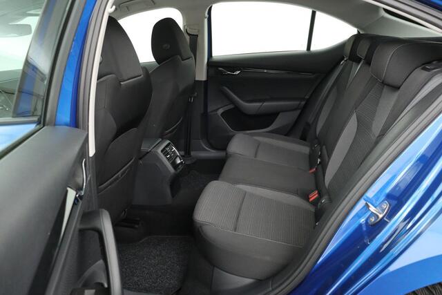 Skoda OCTAVIA 1.4 TSI iV Business Edition | Trekhaak | Stoelverwarming | Carplay | Full LED | PDC | Navigatie | Climate control | Cruise control | PHEV
