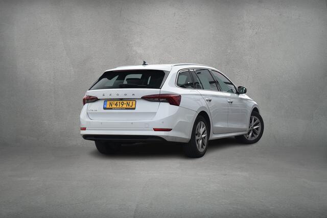 Skoda OCTAVIA Combi 1.5 TSI First Edition | 150 PK | CarPlay | Virtual | Stoelverw.