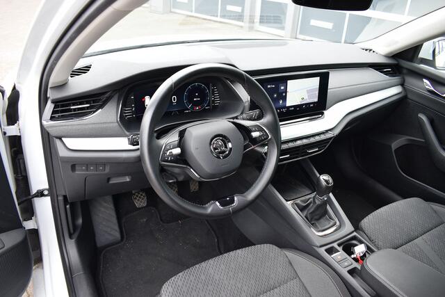 Skoda OCTAVIA Combi 1.5 TSI First Edition | 150 PK | CarPlay | Virtual | Stoelverw.