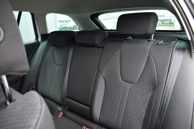 Skoda OCTAVIA Combi 1.5 TSI First Edition | 150 PK | CarPlay | Virtual | Stoelverw.