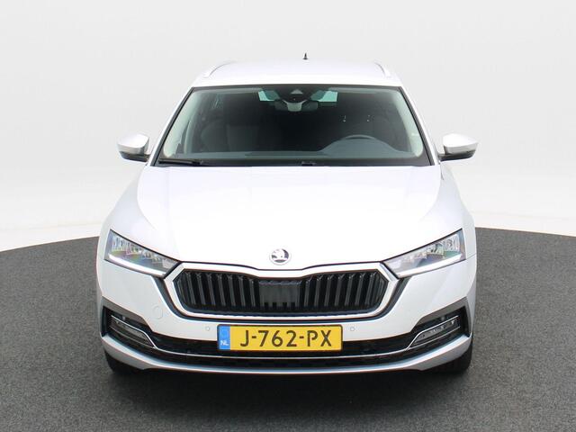 Skoda OCTAVIA Combi 1.0 TSi 110 Pk Business Edition | Navigatie | Trekhaak | Privacy Glass | Elektrische Achterklep | 17 Inch