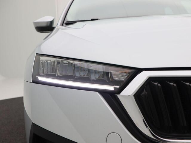 Skoda OCTAVIA Combi 1.0 TSi 110 Pk Business Edition | Navigatie | Trekhaak | Privacy Glass | Elektrische Achterklep | 17 Inch