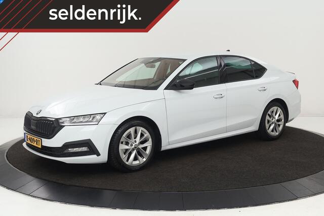 Skoda OCTAVIA 1.0 e-TSI Sport | Carplay | Sportstoelen | Sfeerverlichting | PDC | Navigatie | Full LED | DAB | Getint glas | Climate control