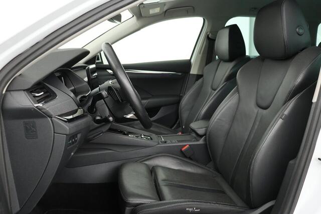 Skoda OCTAVIA 1.4 TSI iV PHEV Style | Head-Up | Stoelventilatie | Leder | Camera | Verwarmde achterbank | Carplay | Adaptive cruise | Full LED | Sfeerverlichting | Canton Sound