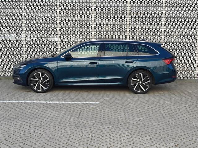 Skoda OCTAVIA Combi 1.4 TSI PHEV 204pk DSG iV Style / Panoramadak / Memory Seats Voorstoelen / Head Up Display / LED / Stuur & Stoelverwarming Voor & Achter / 18" LMV