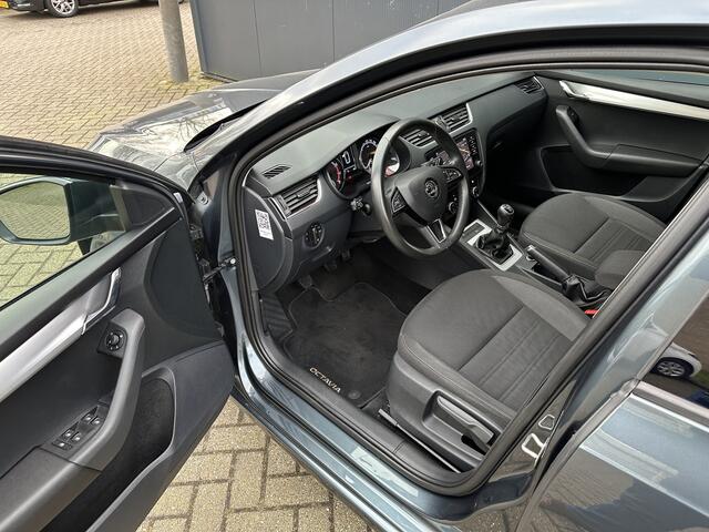 Skoda OCTAVIA Combi 1.0 TSI Greentech Business Edition | Navigatie | PDC V+A | Cruise