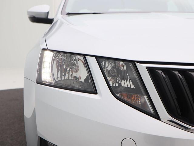 Skoda OCTAVIA 1.0 TSi 115 Pk Automaat Ambition Business | Navigatie | Climate Control | Trekhaak | 71.680KM!!
