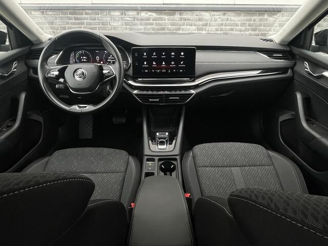 Skoda OCTAVIA Combi 1.4 TSI iV PHEV Business Edition | LED | Trekhaak | Navi | Camera | Carplay