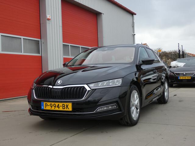 Skoda OCTAVIA Combi 1.0 e-TSI Business Edition Plus/ automaat/ zeer mooi!