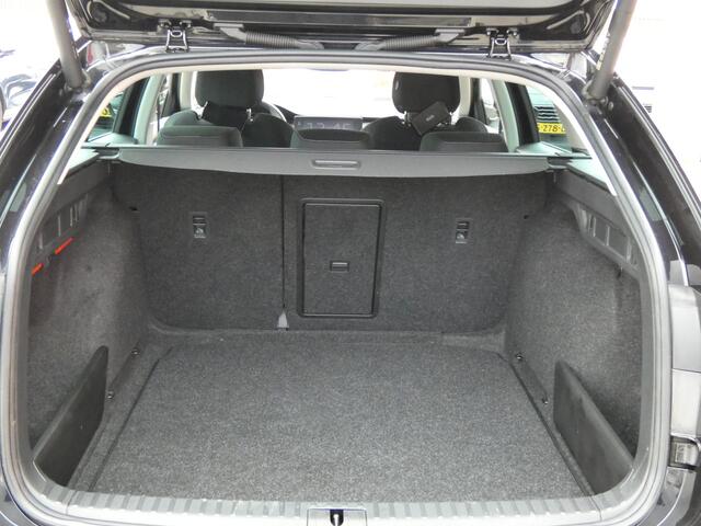 Skoda OCTAVIA Combi 1.0 e-TSI Business Edition Plus/ automaat/ zeer mooi!