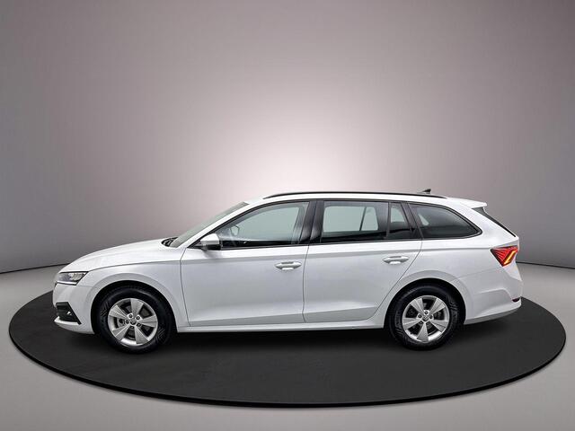 Skoda OCTAVIA Combi Business Edition 1.0 TSI 110pk Trekhaak, Navigatie, Elektrische achterklep, Stoelverwarming, Airco, DAB, Radio, Parkeersensoren, LED koplampen