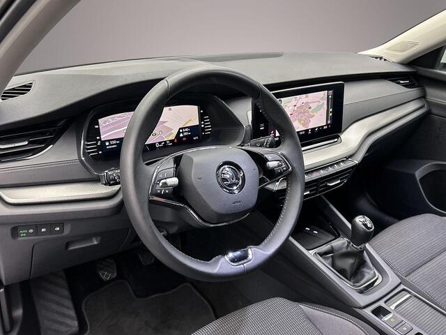 Skoda OCTAVIA Combi Business Edition 1.0 TSI 110pk Trekhaak, Navigatie, Elektrische achterklep, Stoelverwarming, Airco, DAB, Radio, Parkeersensoren, LED koplampen