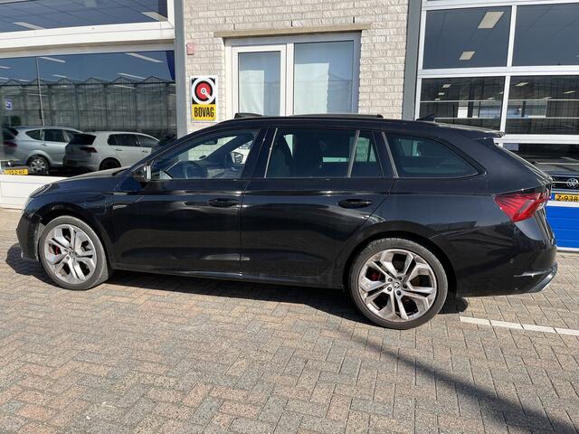Skoda OCTAVIA Combi 1.4 TSI RS iV PHEV Business / AUTOMAAT/ PANO/ KEYLESS/ ADAPT. CRUISE/ CLIMA 3-ZONES/ NAVI/ SMARTLINK/ PARK. SENSOREN + CAMERA/ HEAD-UP DISPLAY/ 18'' LMV/ MATRIX