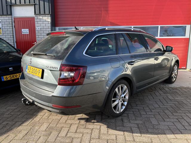 Skoda OCTAVIA Combi 1.0 TSI Greentech Style Business AUTOMAAT / RS-STOELEN / FULL LED / STOELVERW / GR NAVI / KEYLESS / CANTON / NL-AUTO