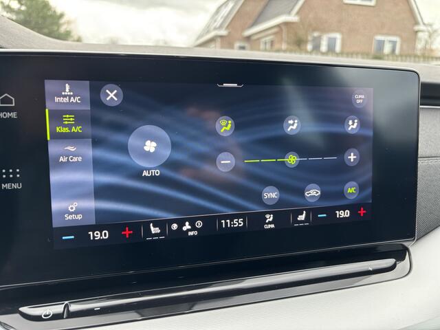 Skoda OCTAVIA Combi 1.5 e-TSI Automaat Business Edition Full LED / Carplay / Stoelverwarming