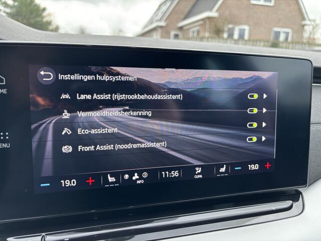 Skoda OCTAVIA Combi 1.5 e-TSI Automaat Business Edition Full LED / Carplay / Stoelverwarming