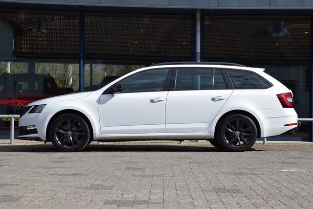 Skoda OCTAVIA Combi 1.5 TSI Greentech Sport Business DSG Automaat | Org. NL | BOVAG Garantie | Trekhaak | Panoramadak | Stoelverwarming | DAB Radio | PDC Voor&Achter |