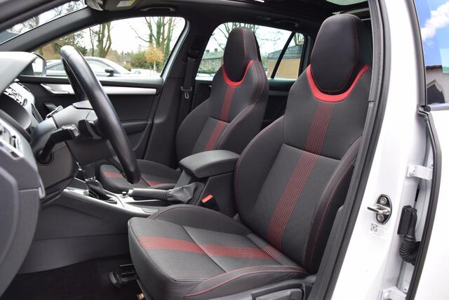 Skoda OCTAVIA Combi 1.5 TSI Greentech Sport Business DSG Automaat | Org. NL | BOVAG Garantie | Trekhaak | Panoramadak | Stoelverwarming | DAB Radio | PDC Voor&Achter |