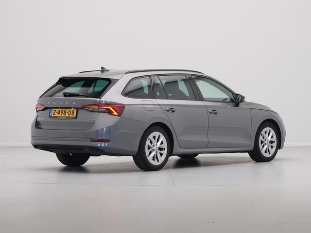 Skoda OCTAVIA Combi 1.0 e-TSI 110pk DSG Business Edition Trekhaak Navigatie Clima Cruise