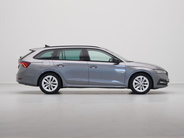 Skoda OCTAVIA Combi 1.0 e-TSI 110pk DSG Business Edition Trekhaak Navigatie Clima Cruise