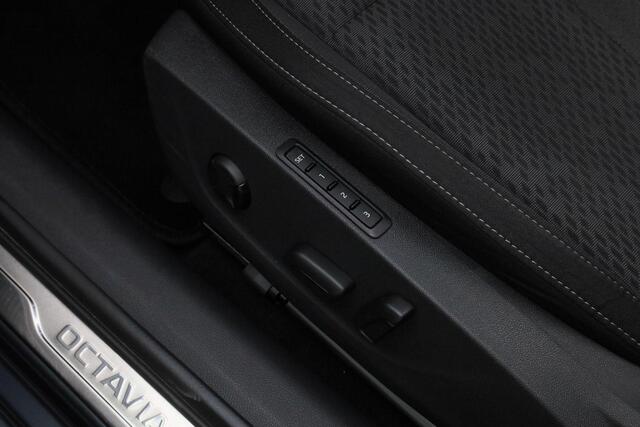 Skoda OCTAVIA Combi 1.4 TSI 204 pk DSG iV PHEV Business Edition Plus | Panoramadak | Matrix LED | Geheugenstoelen | Stoel-/achterbankverwarming | Head-up display