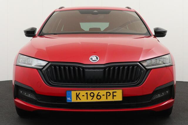 Skoda OCTAVIA Combi 1.0 TSI 110 Aut. Sportline Trekhaak Adapt. Cruise Sportstoelen 18' LMV