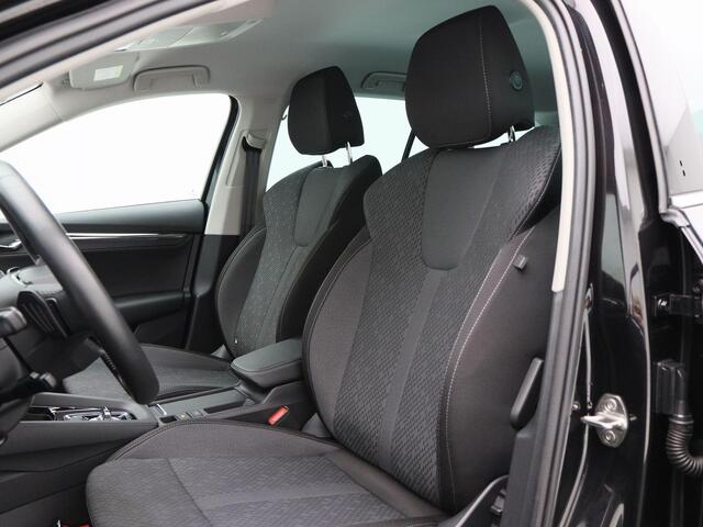 Skoda OCTAVIA Combi 1.0 e-TSi 110 Pk Automaat Business Edition Plus | Trekhaak | Stoel Verwarming | Adaptive Cruise | Elektrische Achterklep | Carplay | ECC | Navigatie | 17 Inch