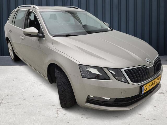 Skoda OCTAVIA Combi 1.0 TSI Greentech Clever Edition (116 PK) 1e-Eig & Dealer-Onderh. BOVAG-Garantie. NL-Auto. Trekhaak, Half-Leer, Navigatie/Apple-Carplay/Android-Auto, Cruisecontrol, Parkeersensoren, DAB, Stoelverwarming, Licht-Zicht-Pakket, Lm-Velgen-17Inch, Privac