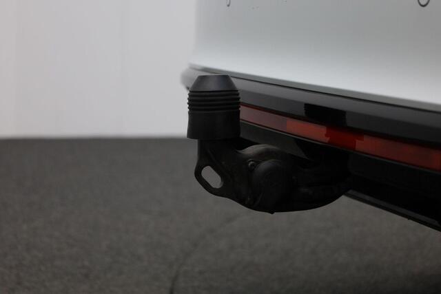 Skoda OCTAVIA Combi 1.4 TSI 245 pk DSG RS iV PHEV Business | Adaptief onderstel | Trekhaak | Matrix LED | Head-Up Display | Achteruitrijcamera