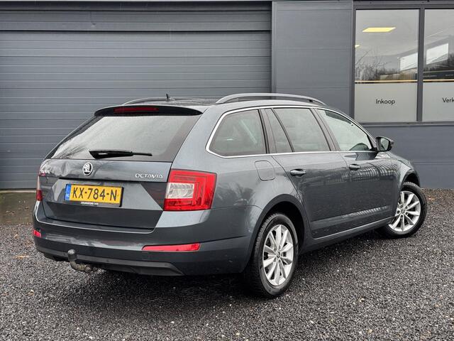 Skoda OCTAVIA Combi 1.6 TDI Greentech Ambition Business 2e Eigenaar,Navi,Clima,Cruise,Schuif Kanteldak,PDC Achter,110pk,LMV,NL Auto,N.A.P,APK Tot 09-2025