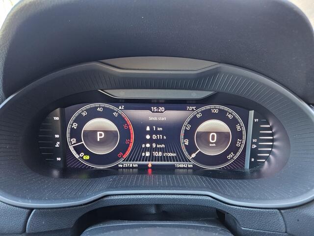 Skoda OCTAVIA Combi 1.6 TDI Greentech Sport Business