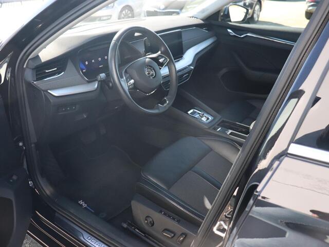 Skoda OCTAVIA Combi Business Edition 1.4 TSI iV PHEV 204pk | Elektr. stoelen incl. geheugen | Head-up display | Stoelverwarming | Achteruitrijcamera |