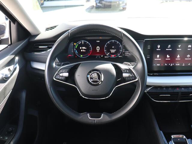 Skoda OCTAVIA Combi Business Edition 1.4 TSI iV PHEV 204pk | Elektr. stoelen incl. geheugen | Head-up display | Stoelverwarming | Achteruitrijcamera |