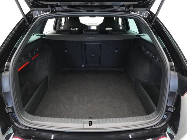 Skoda OCTAVIA Combi 1.0 e-TSI Sport Business Black Edition Navigatie Trekhaak Virtual Cockpit Pdc Cruise
