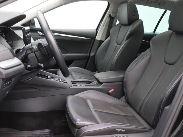 Skoda OCTAVIA Combi 1.4 TSI iV PHEV Business Edition Plus 245PK DSG matrix led, standkachel, adaptive cruise, achteruitrijcamera, side assist, elek. verstelbare voorstoelen, 18" lichtmetaal
